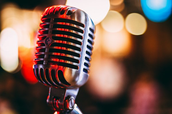 Pagar a conta do bar dos amigos que bebem tudo