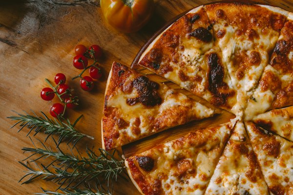 Primeira pizza de domingo (com briga da louça)